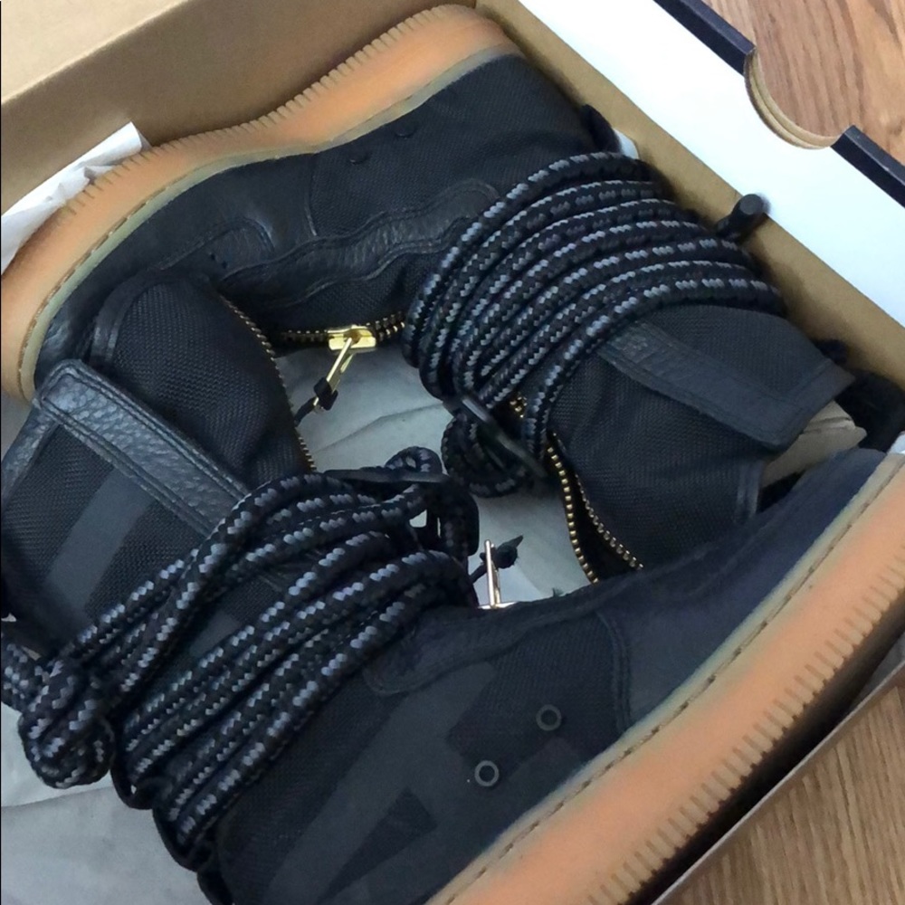 Nike Women Special Force 1 Hi Boot
